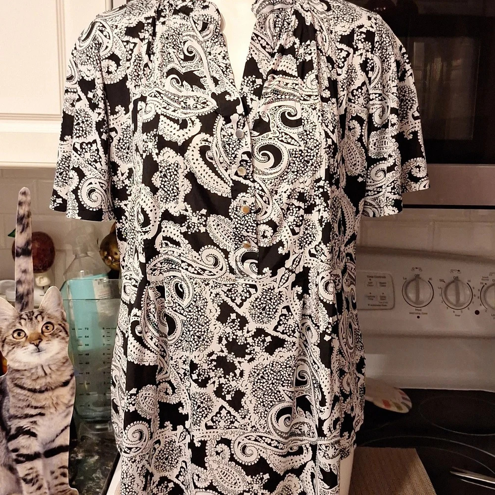 J womens Ava & Grace casual stretch short sleeve pullover top 1X